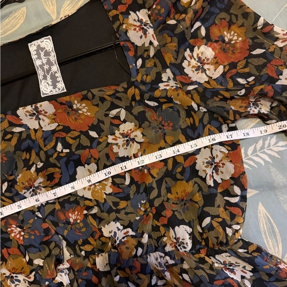 Sadie & Sage Multicolor Floral Blouse - Picture 6 of 7